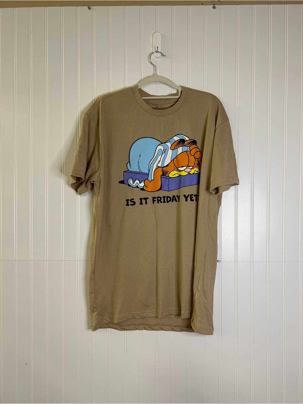 Garfield 'Is It Friday Yet' Short Sleeve T-Shirt Size Large